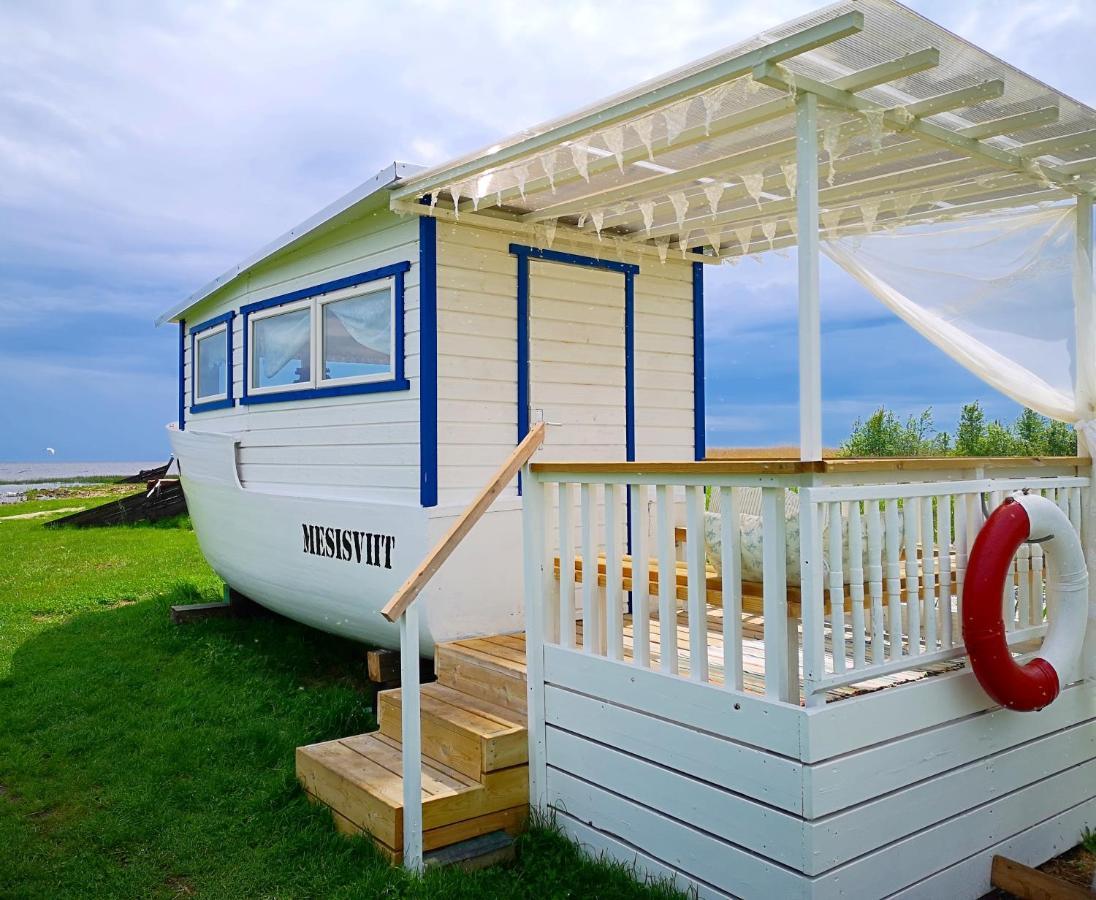 Botel Peipsi Boathouses Varnja