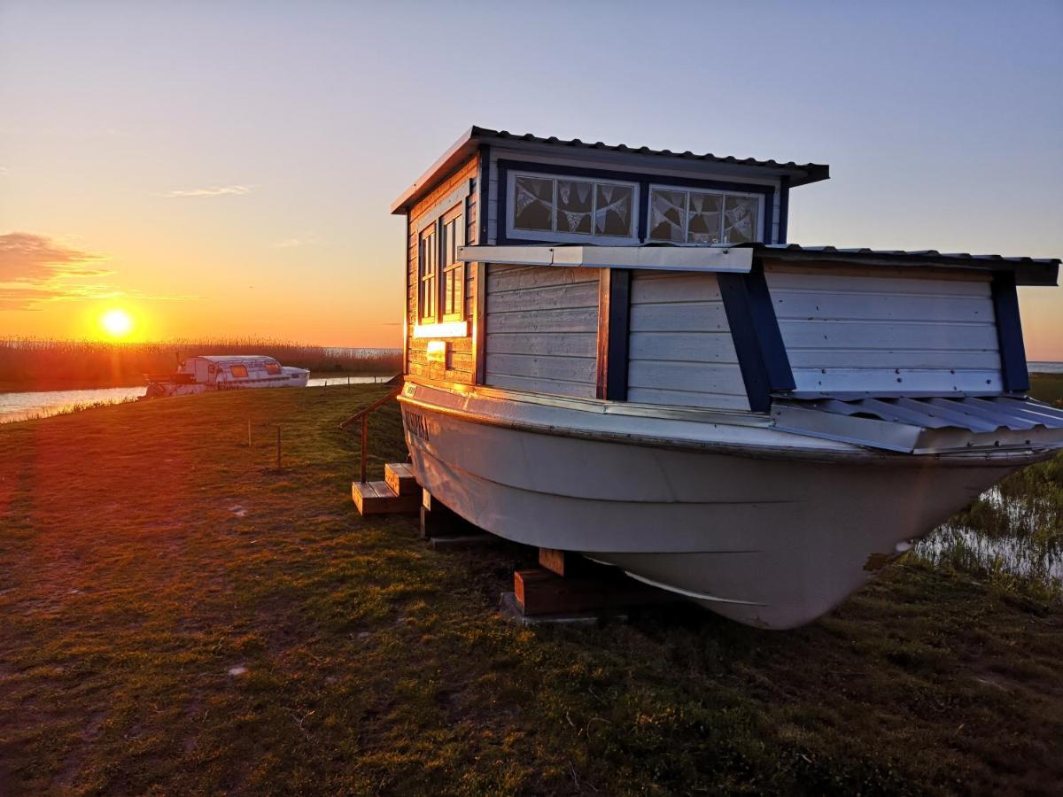 Peipsi Boathouses Botel Varnja